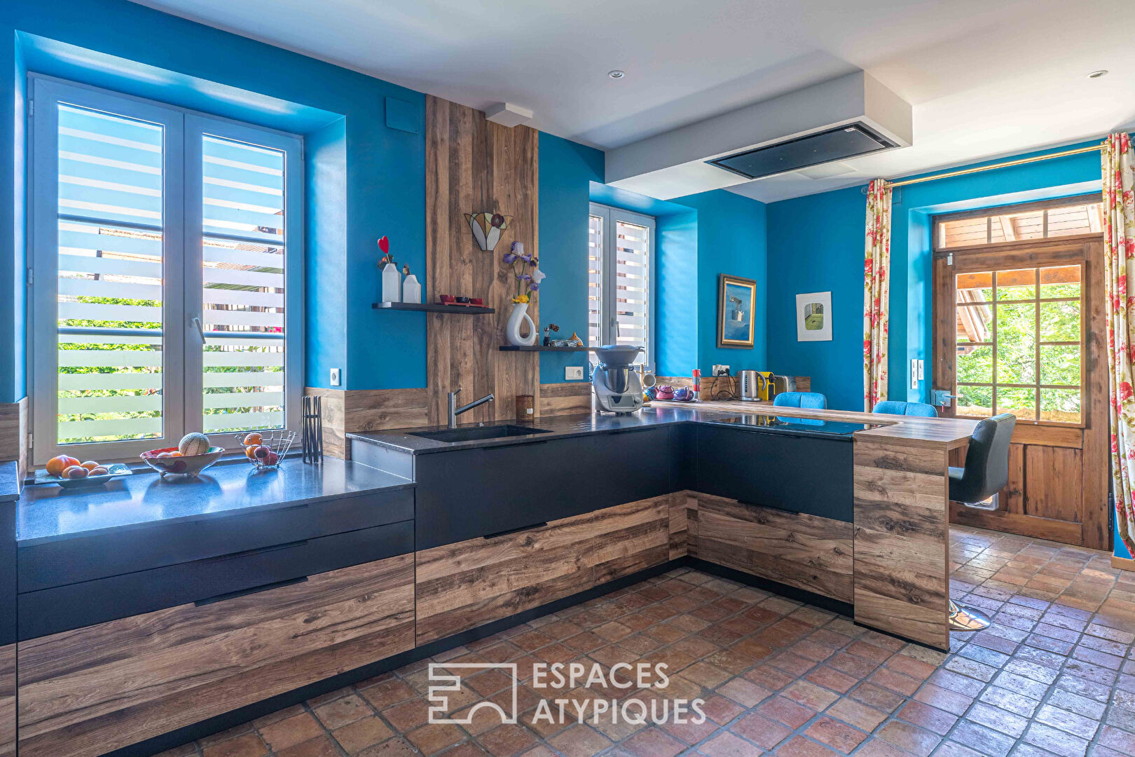 Cellar master’s style residence with swimming pool