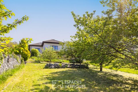 Maison familiale avec vue dégagée sur la verdure