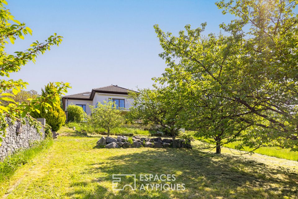 Maison familiale avec vue dégagée sur la verdure