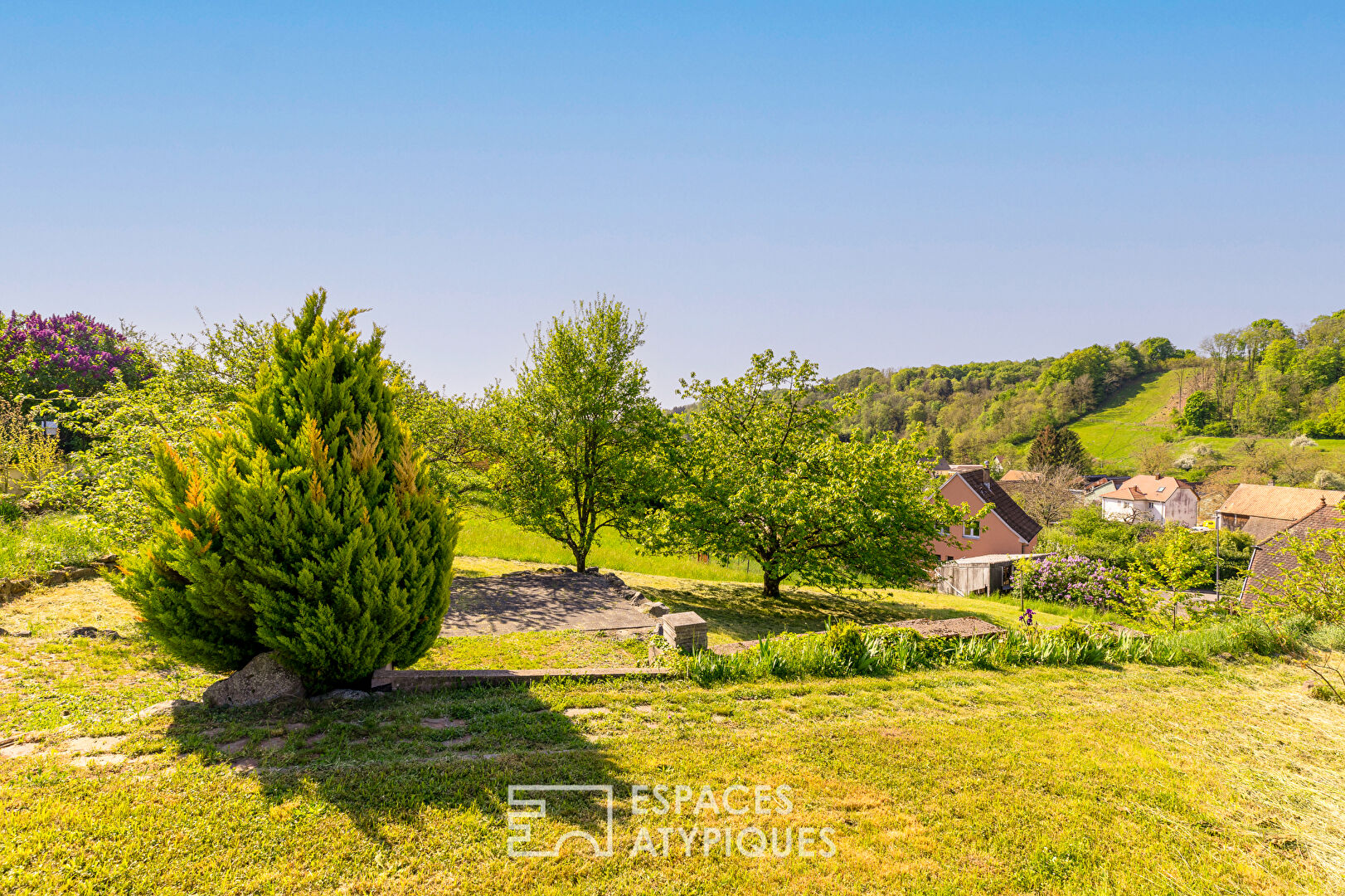 Maison familiale avec vue dégagée sur la verdure