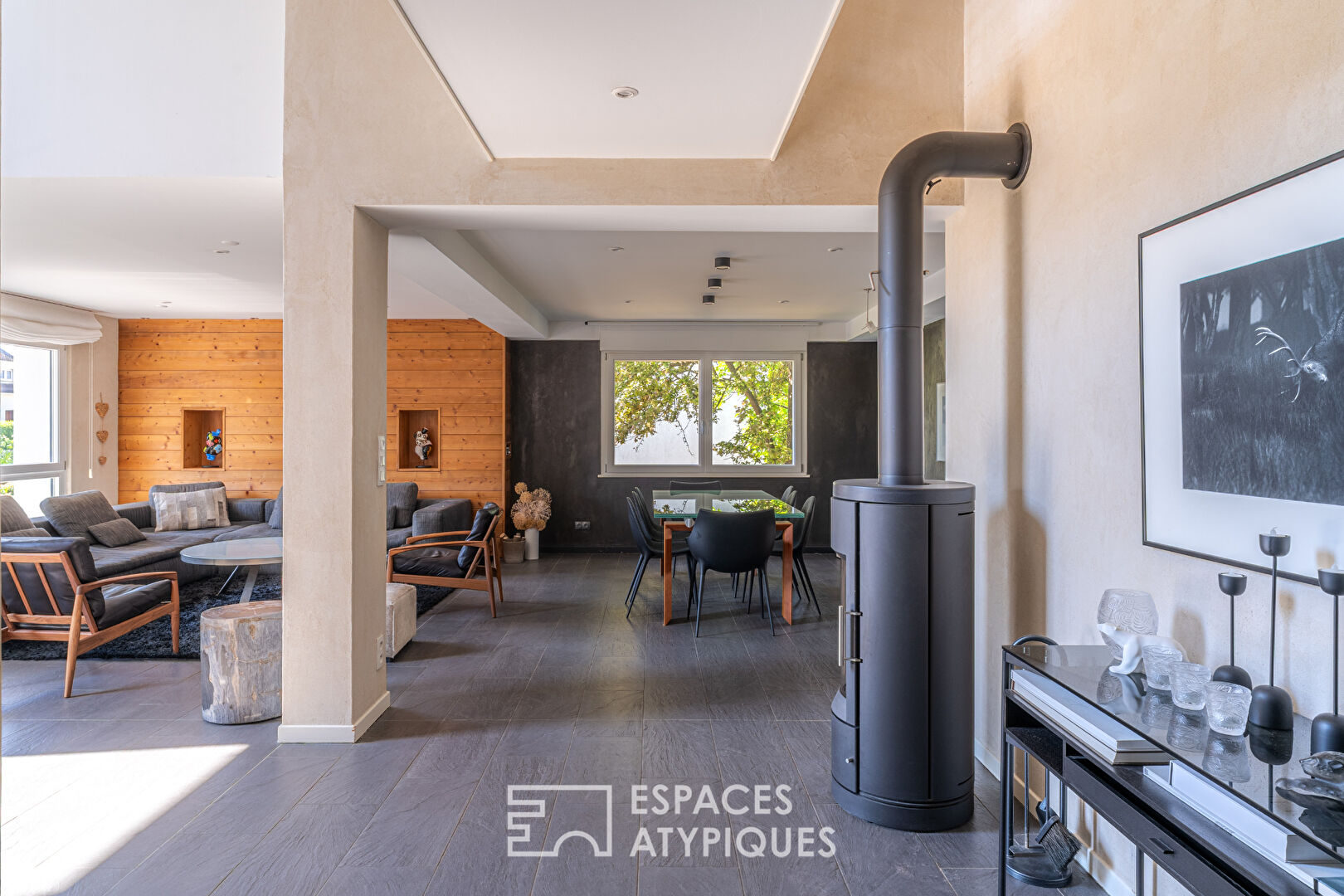 Rénovation contemporaine et son jardin verdoyant