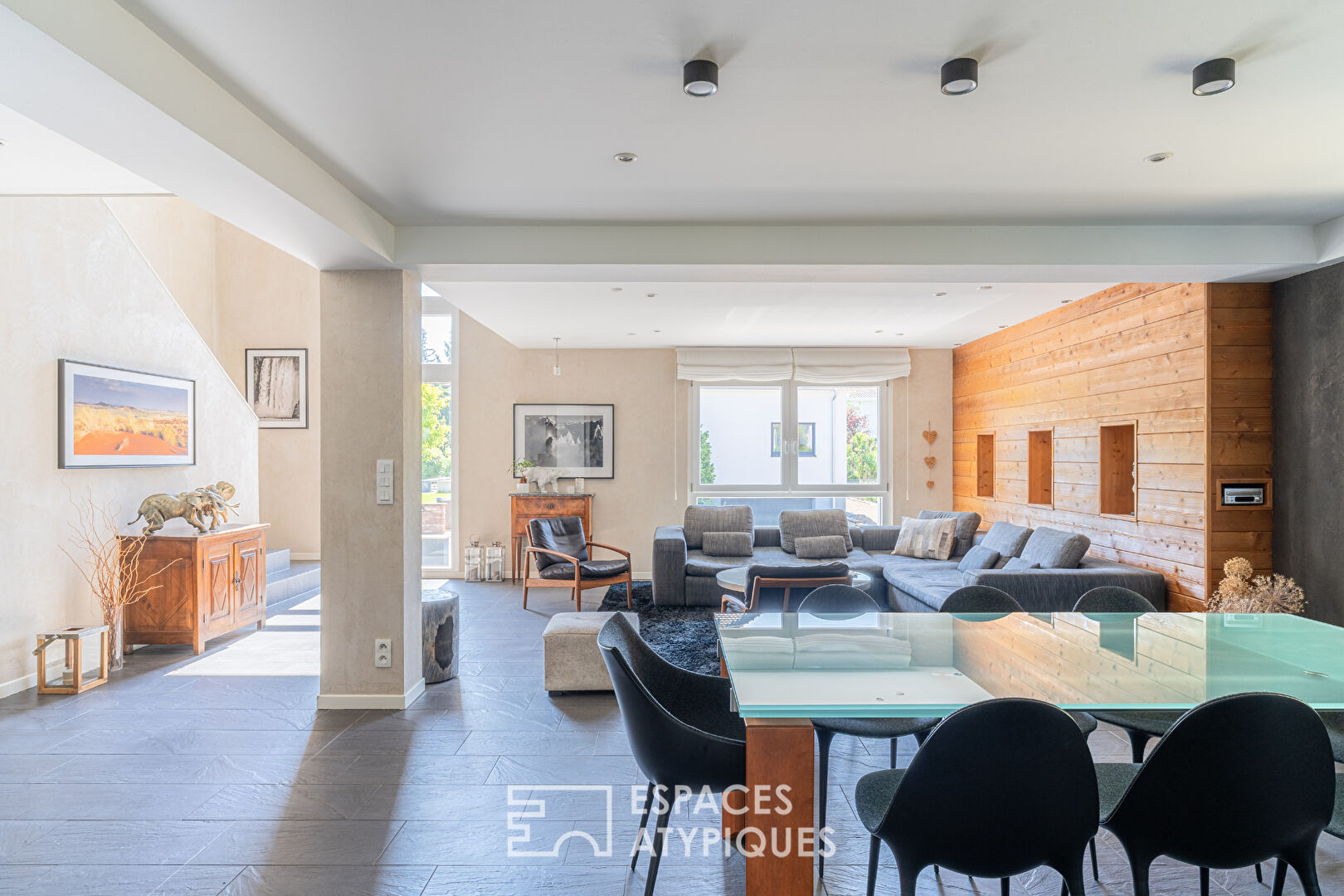 Rénovation contemporaine et son jardin verdoyant