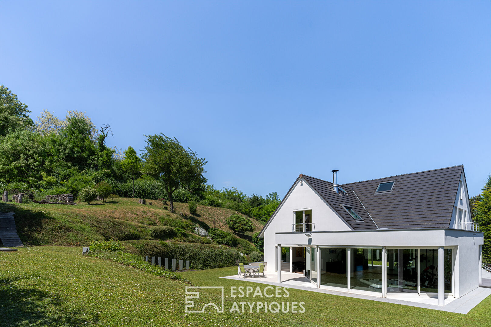 Maison contemporaine sur les hauteurs avec vue Cathédrale