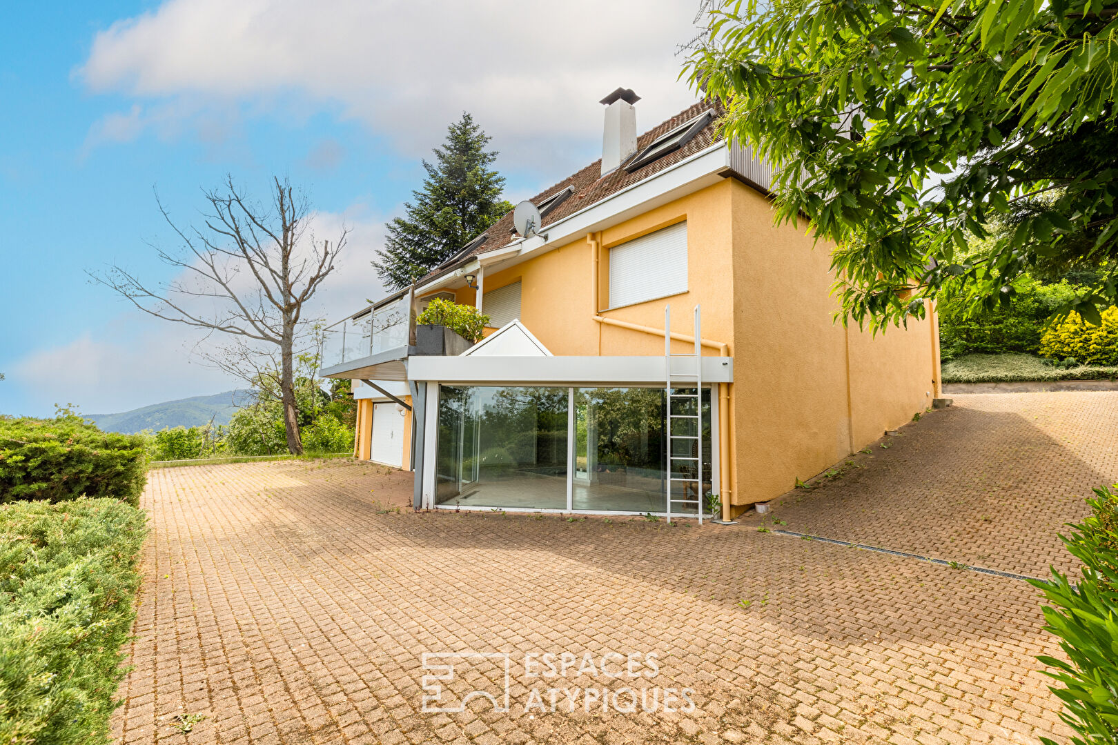 Maison d’architecte avec piscine et vue imprenable sur la plaine d’Alsace