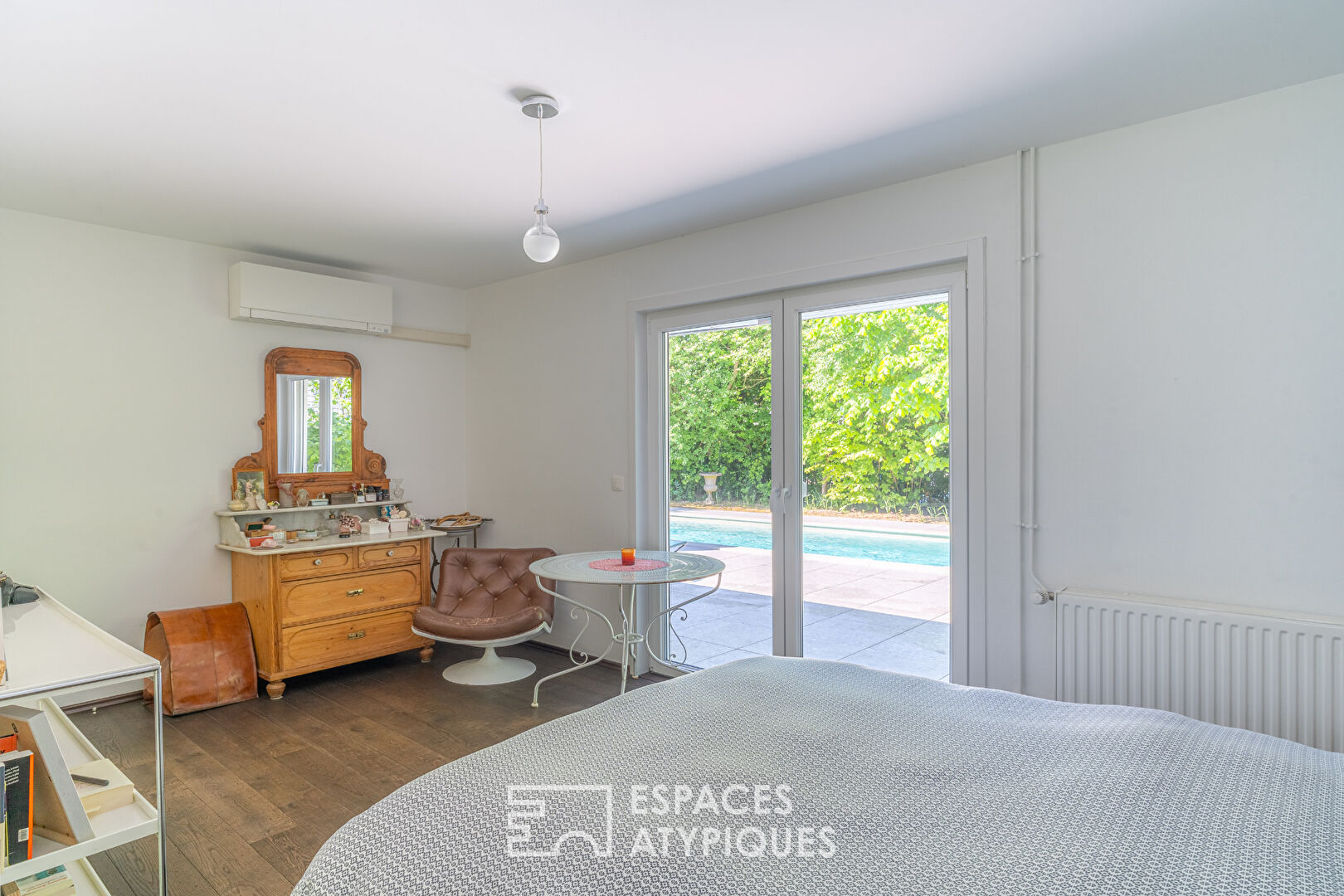 Maison rénovée avec piscine dans le quartier Le Corbusier