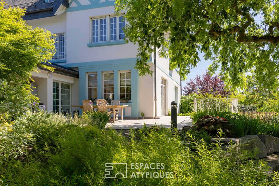 Maison de maître années 20 avec piscine et jardin paysager