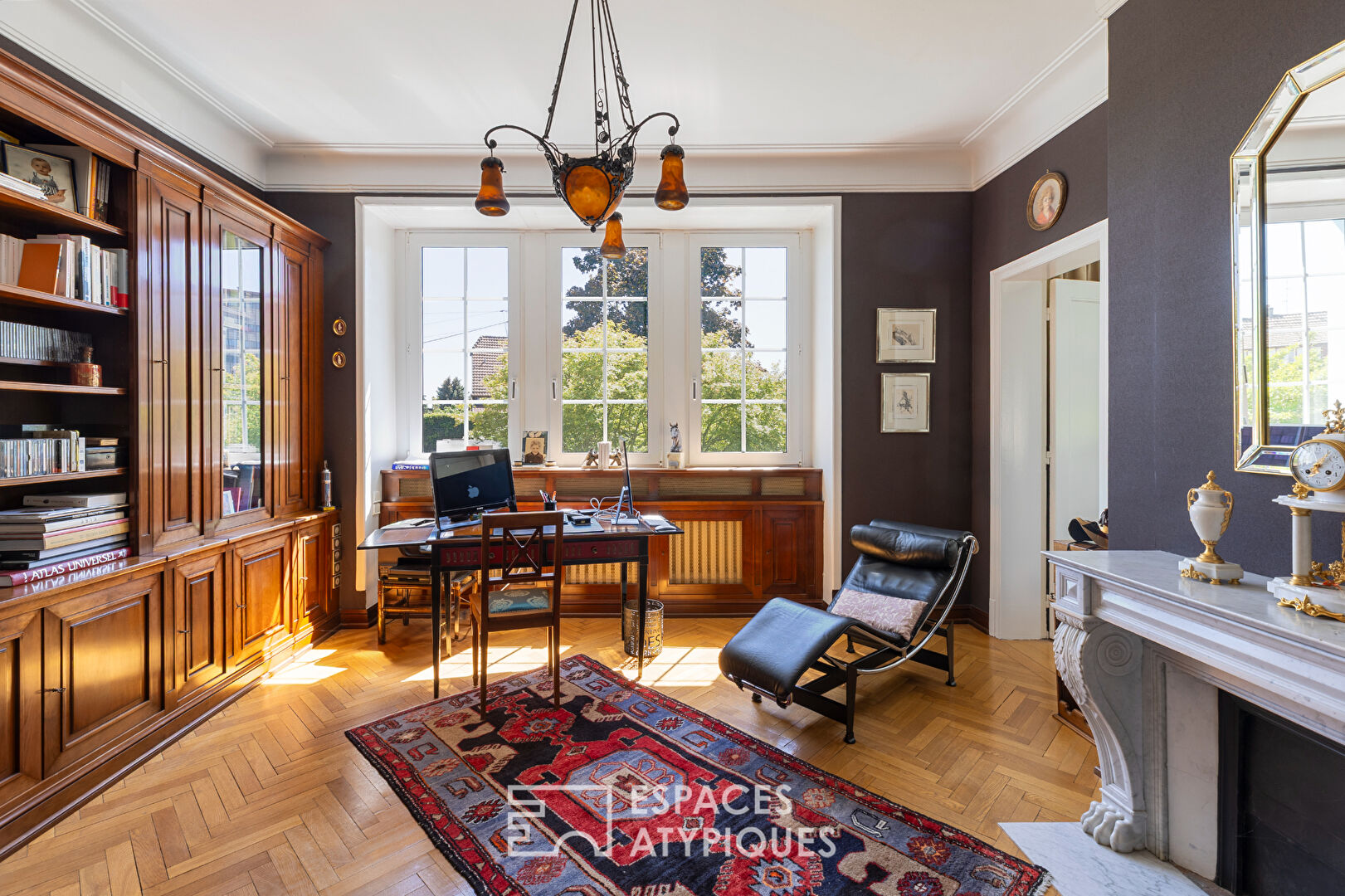 Maison de maître années 20 avec piscine et jardin paysager