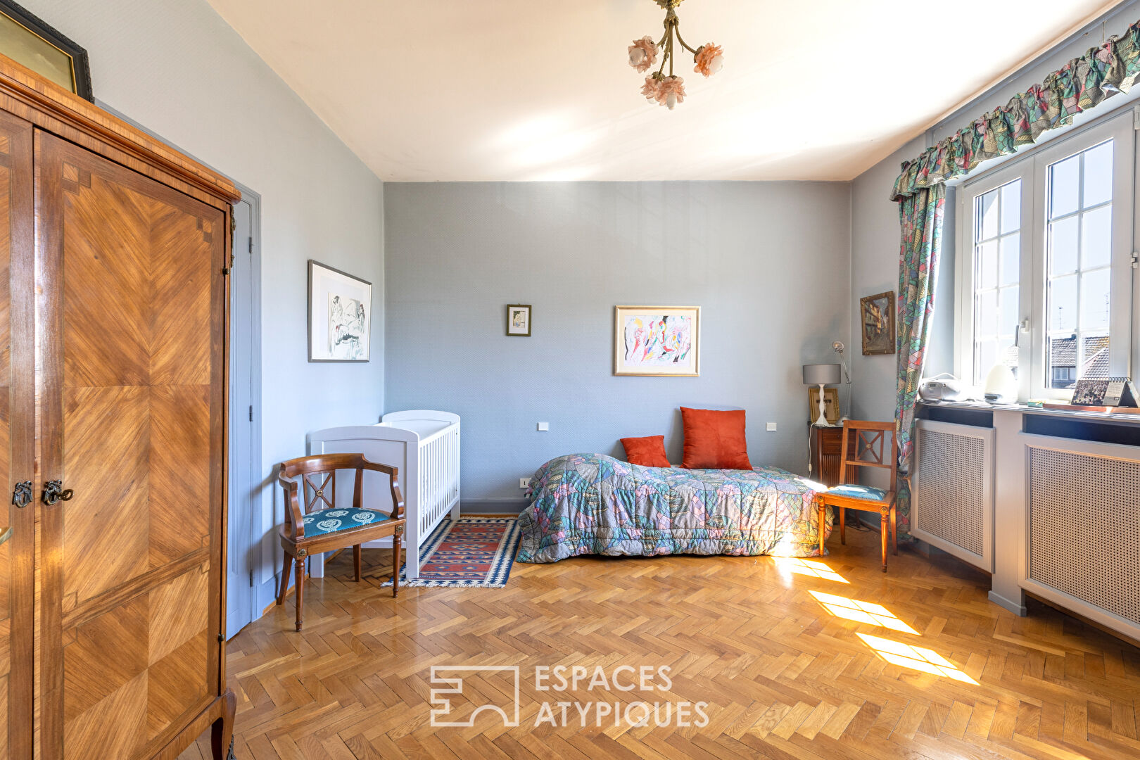 Maison de maître années 20 avec piscine et jardin paysager