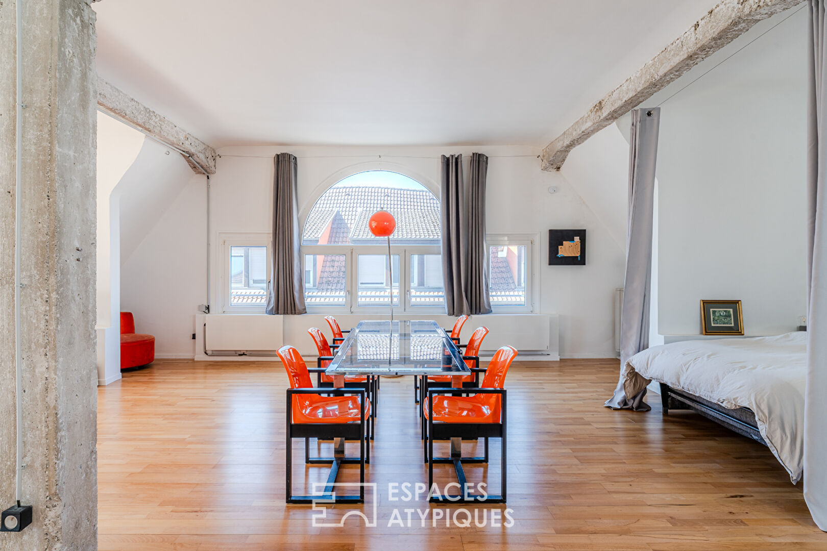 Loft en dernier étage en coeur de ville