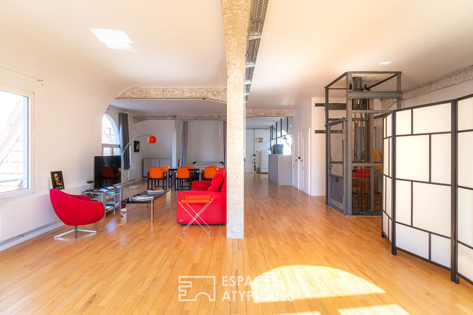 Loft en dernier étage en coeur de ville
