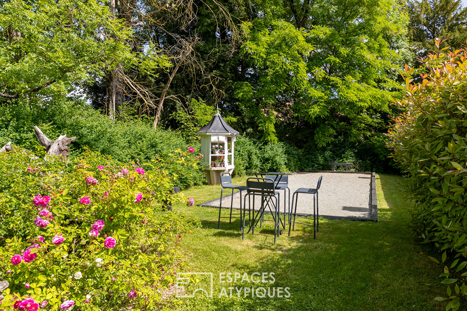 Maison de maître rénovée dans son magnifique parc arboré