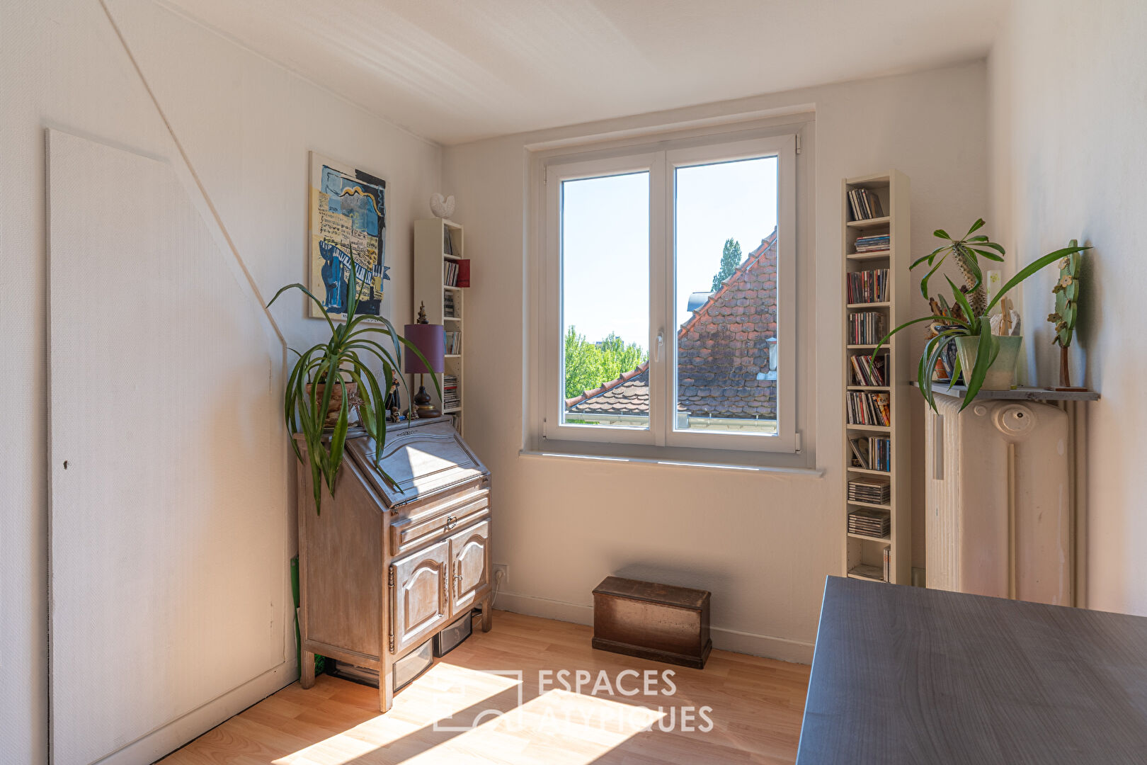 Top floor and garden in the heart of the Conseil des XV