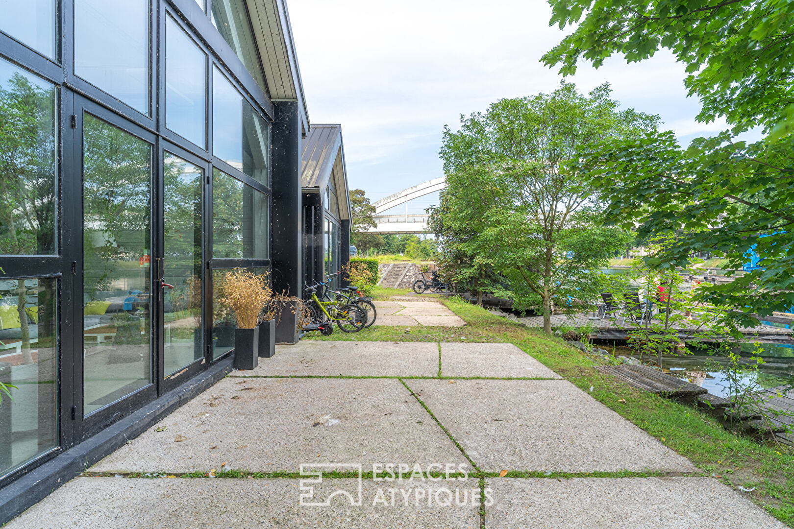 Characterful offices for investors