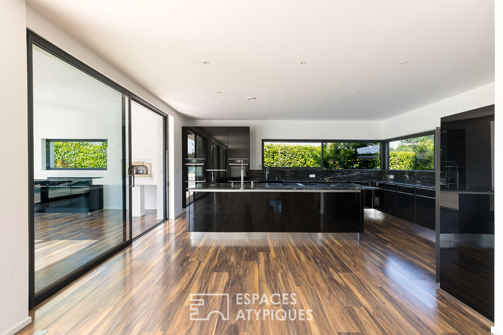 Villa contemporaine aux portes de la Suisse