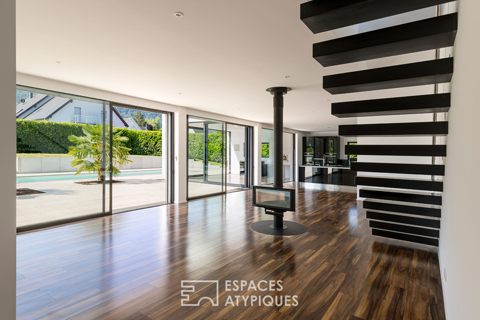 Contemporary villa on the doorstep of Switzerland
