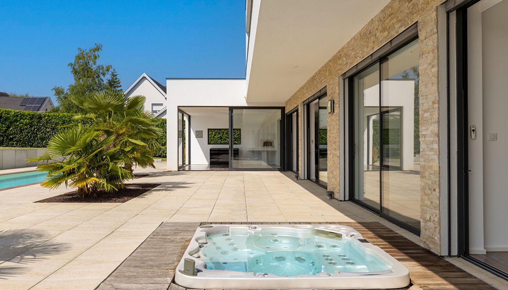 Villa contemporaine aux portes de la Suisse