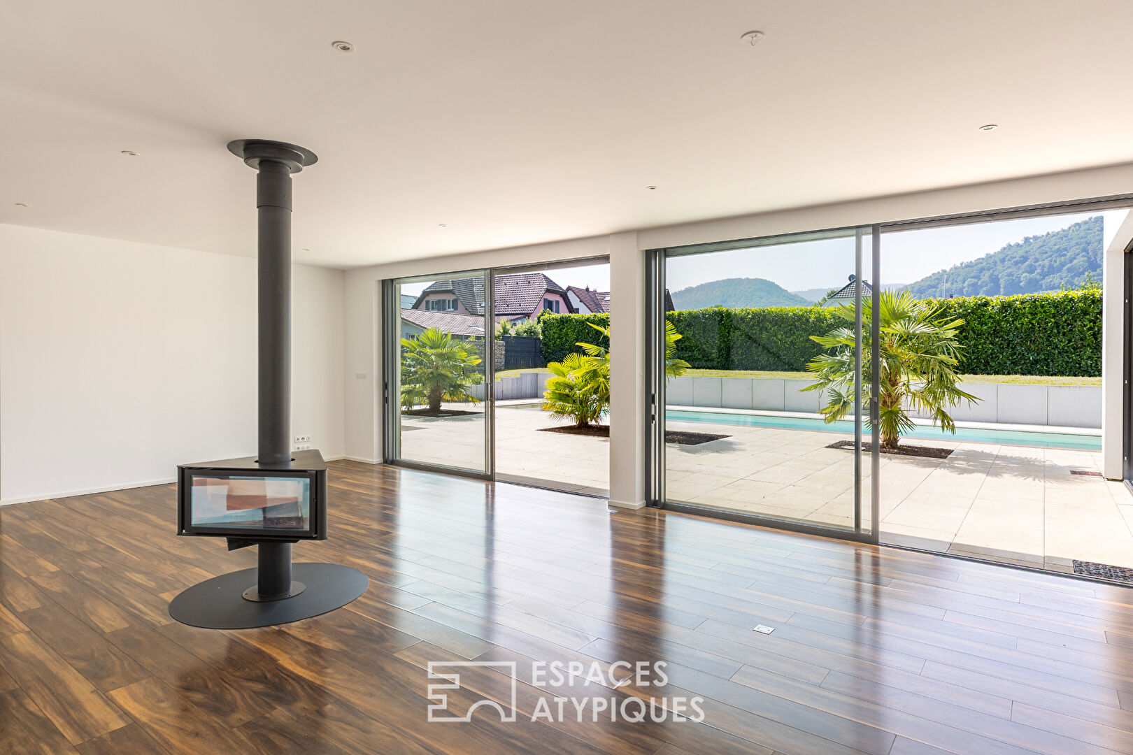 Villa contemporaine aux portes de la Suisse