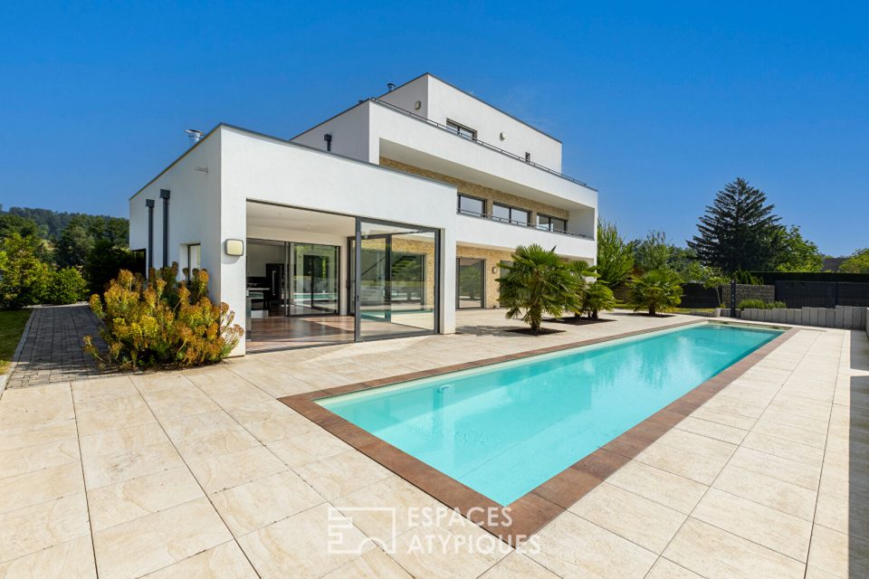 Villa contemporaine aux portes de la Suisse