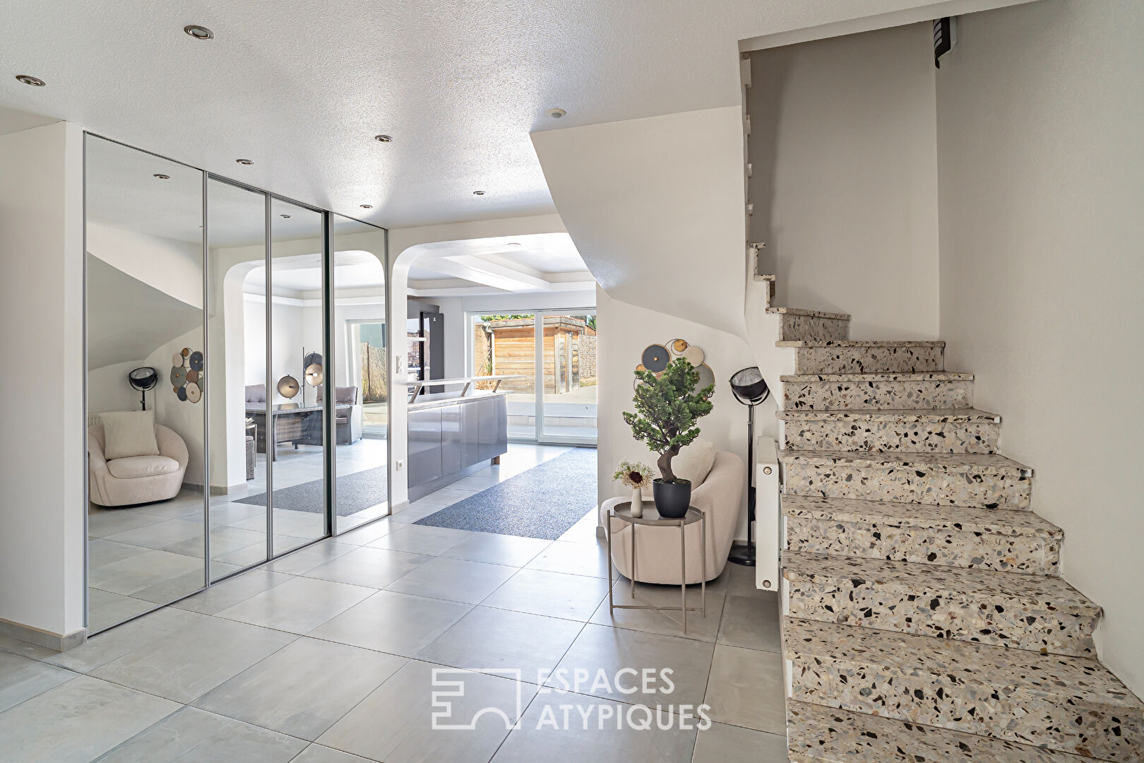 Renovated family home with swimming pool