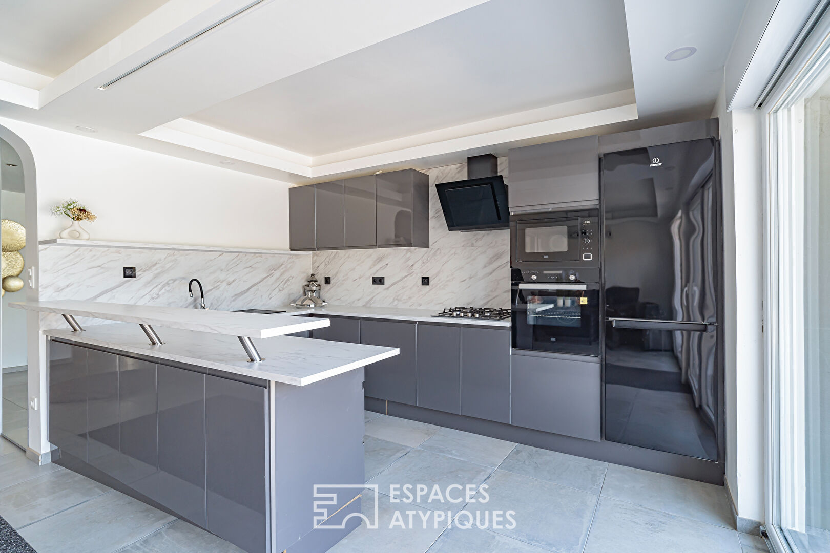 Renovated family home with swimming pool