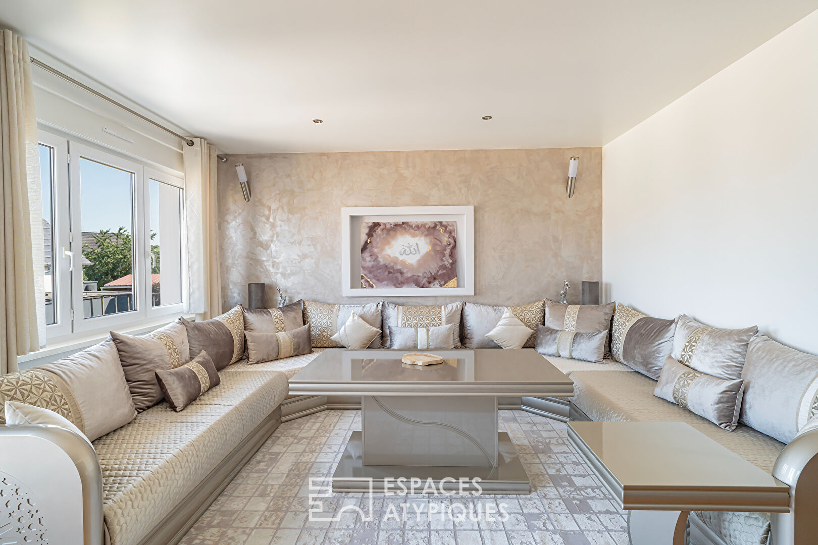 Renovated family home with swimming pool