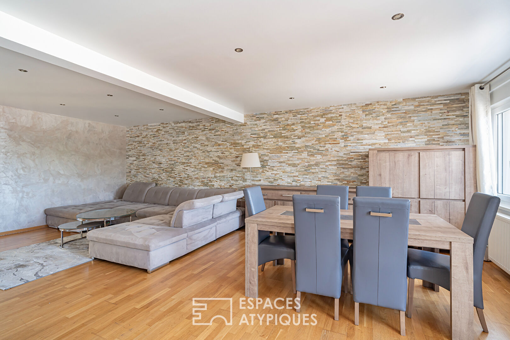 Renovated family home with swimming pool