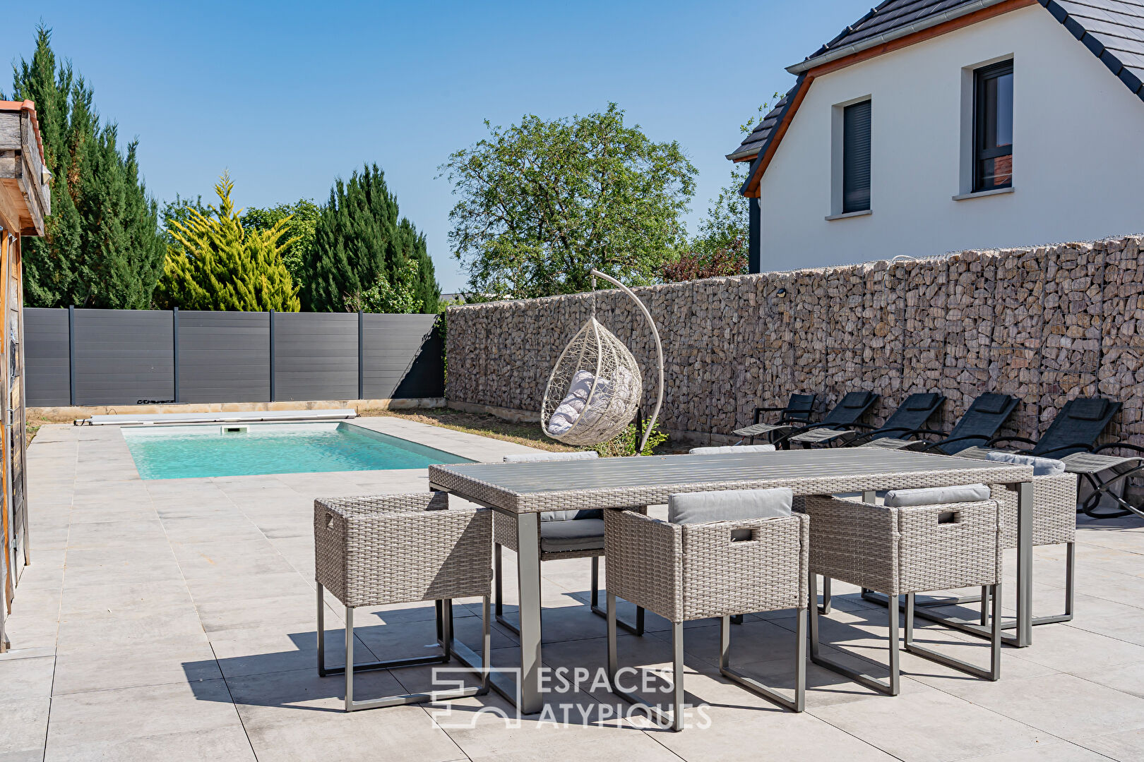 Renovated family home with swimming pool