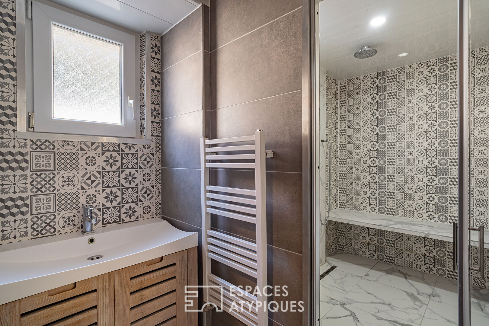 Renovated family home with swimming pool