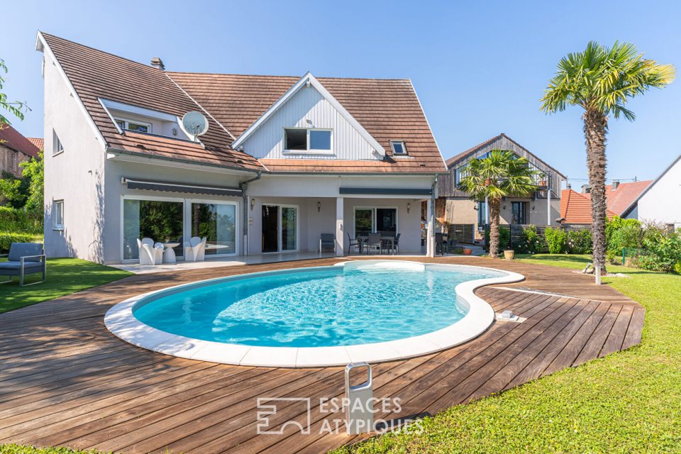 Maison d'architecte avec piscine et vue sur la plaine d'Alsace