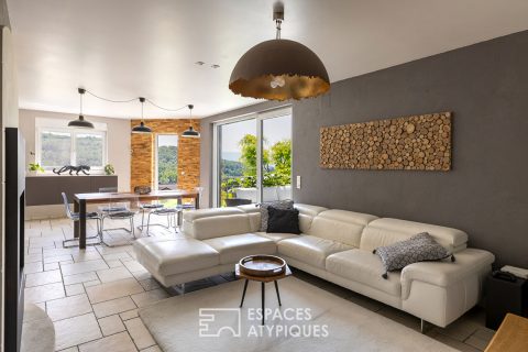 Maison contemporaine avec espace bien être et vue dominante