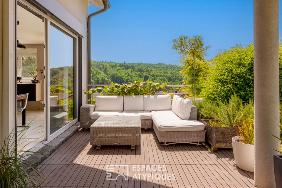 Maison contemporaine avec espace bien être et vue dominante