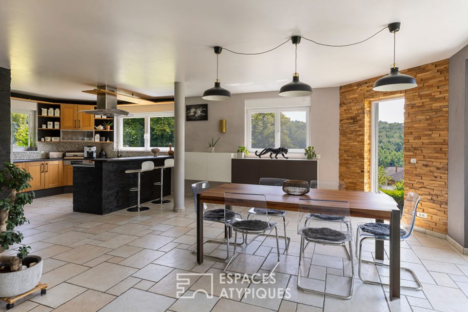 Maison contemporaine avec espace bien être et vue dominante