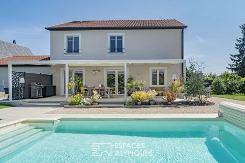 Maison contemporaine familiale avec jardin et piscine