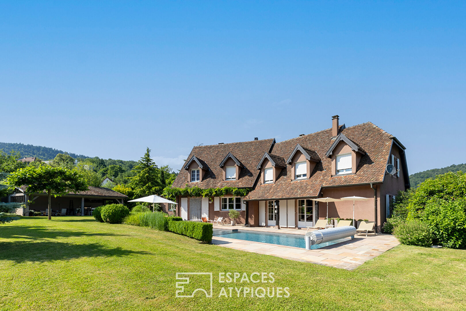 Maison d’architecte au calme avec piscine