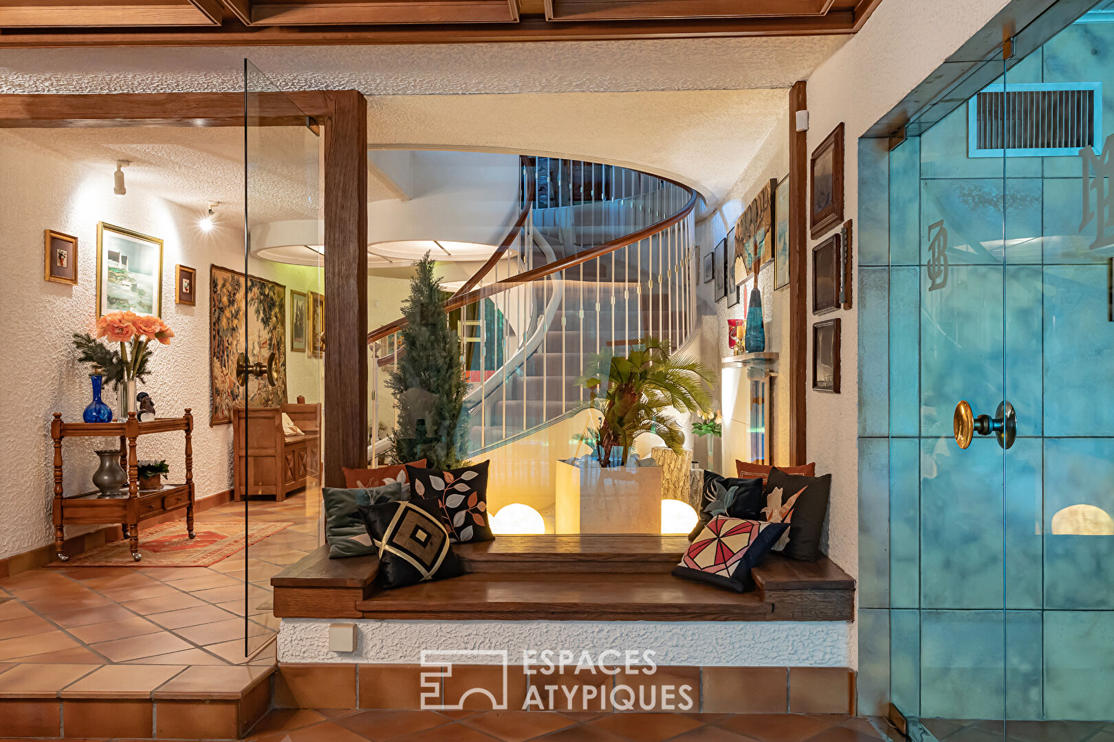 Maison d’architecte seventies à réinventer et son vaste terrain
