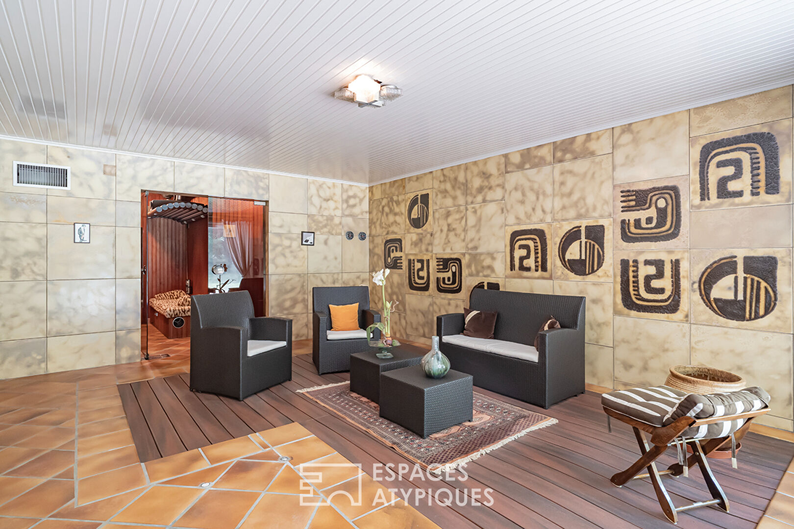 Maison d’architecte seventies à réinventer et son vaste terrain