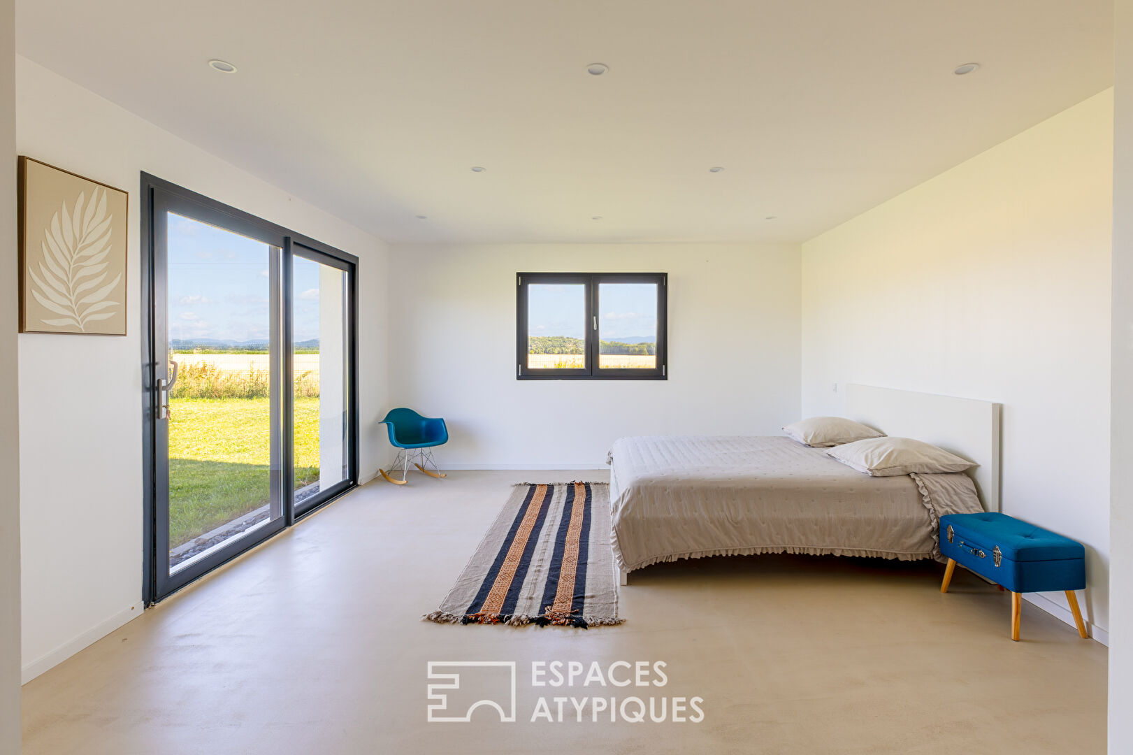 Maison contemporaine avec piscine et vue imprenable