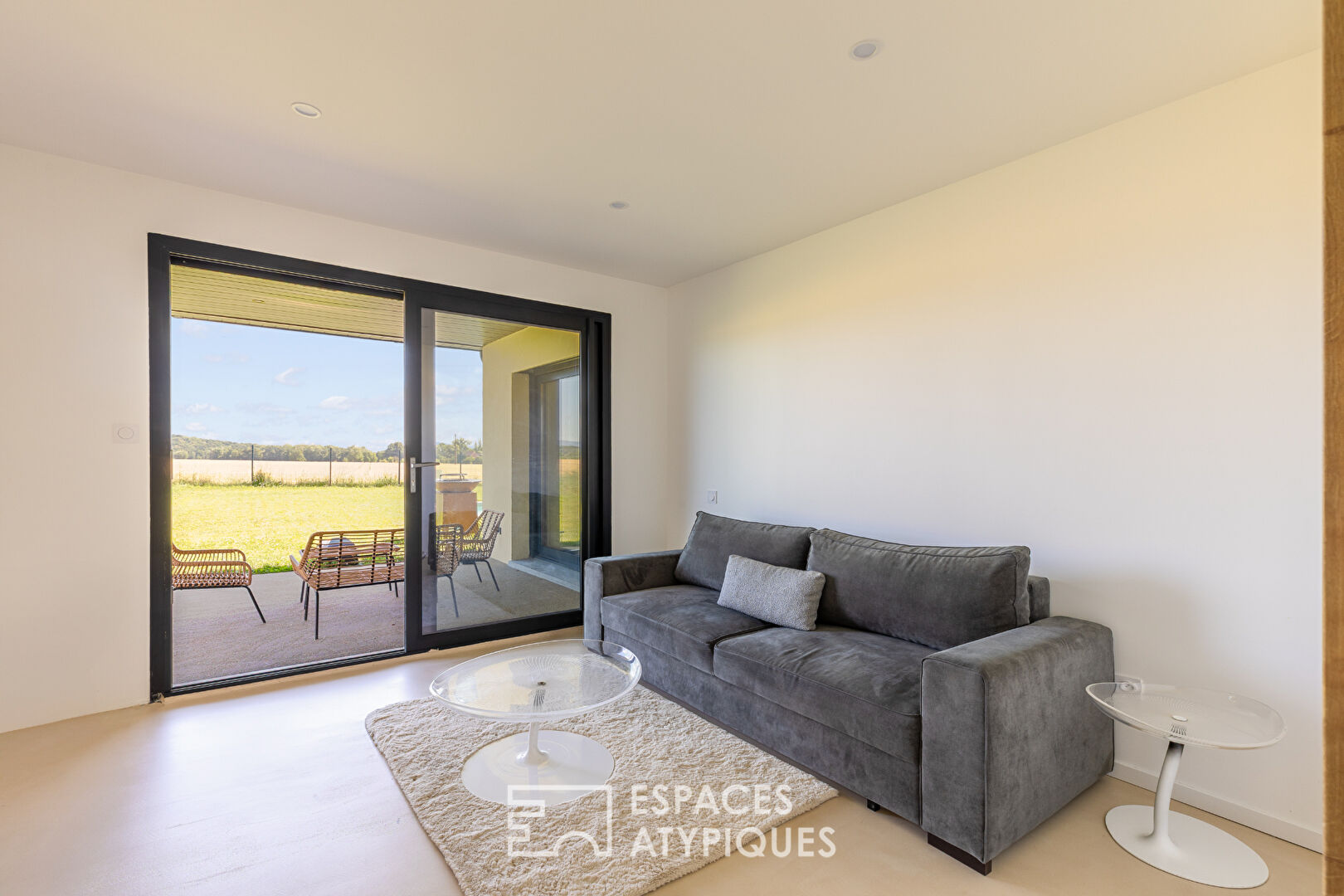 Maison contemporaine avec piscine et vue imprenable