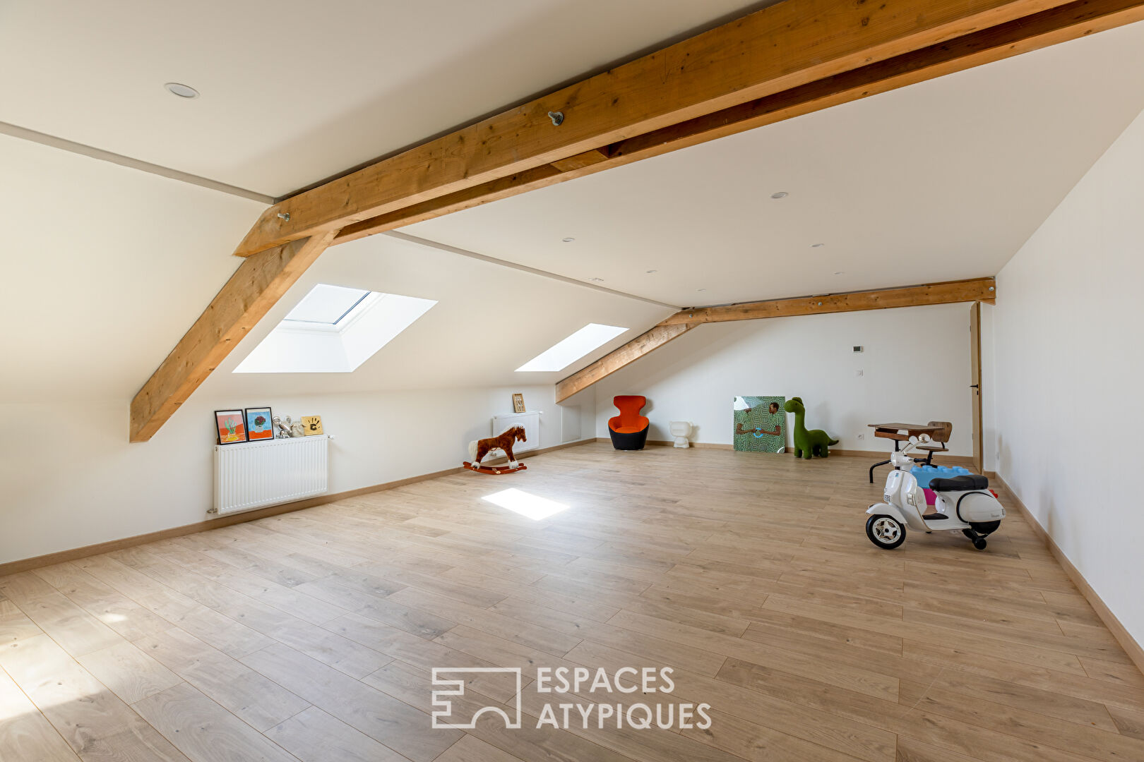 Maison contemporaine avec piscine et vue imprenable