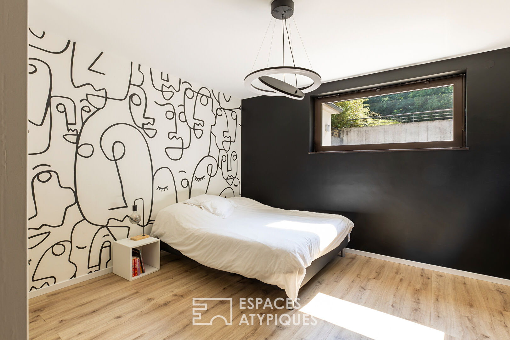 Contemporary villa with panoramic views of the vineyards