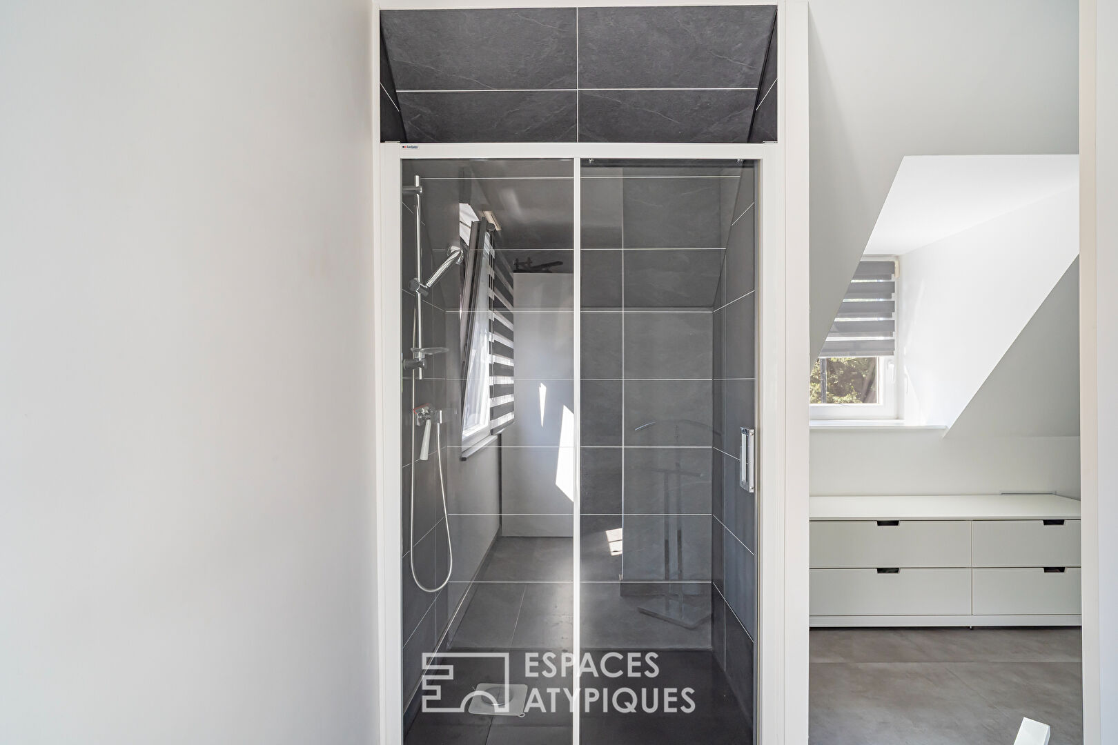 Appartement de caractère avec terrasse et vue dégagée
