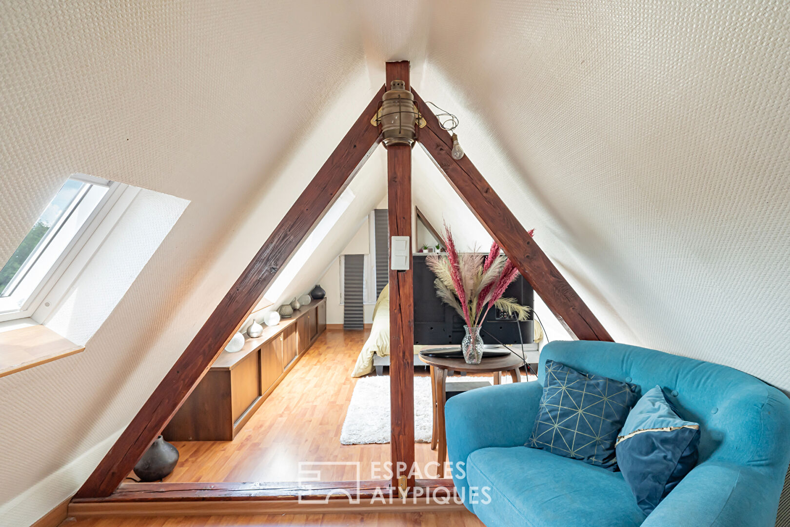 Attic duplex in the old Graffenstaden district