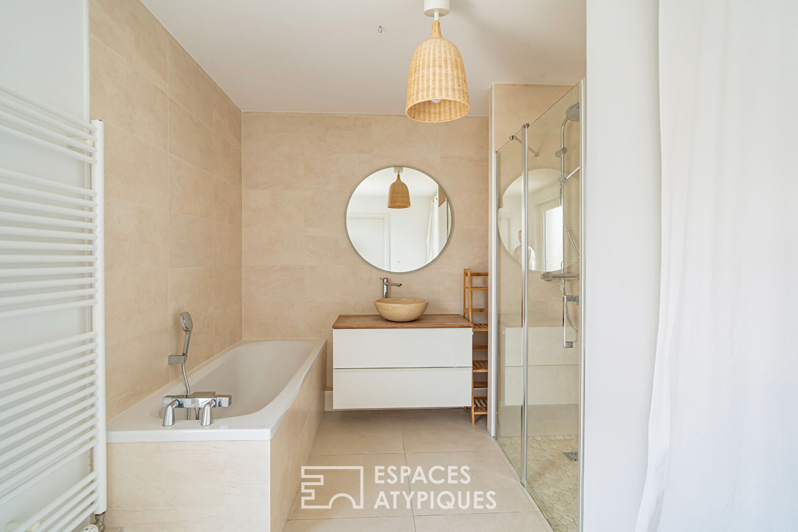 Appartement en dernier étage avec terrasse et jacuzzi