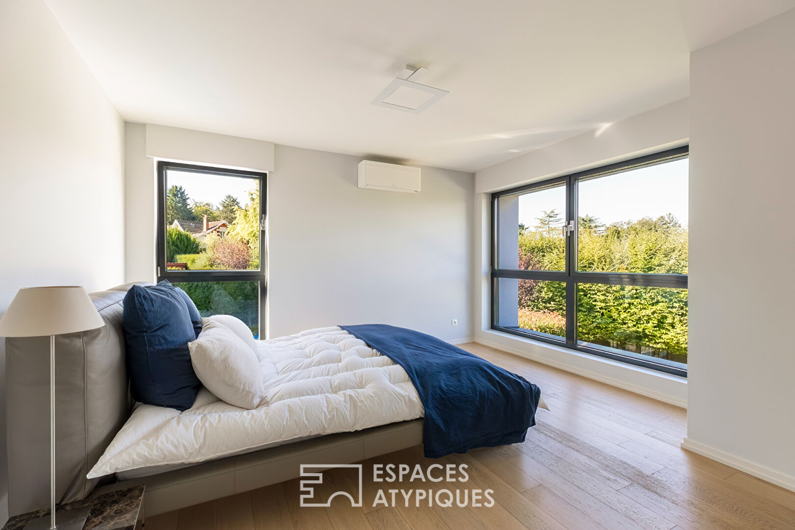 Maison contemporaine et sa piscine au coeur du Rebberg