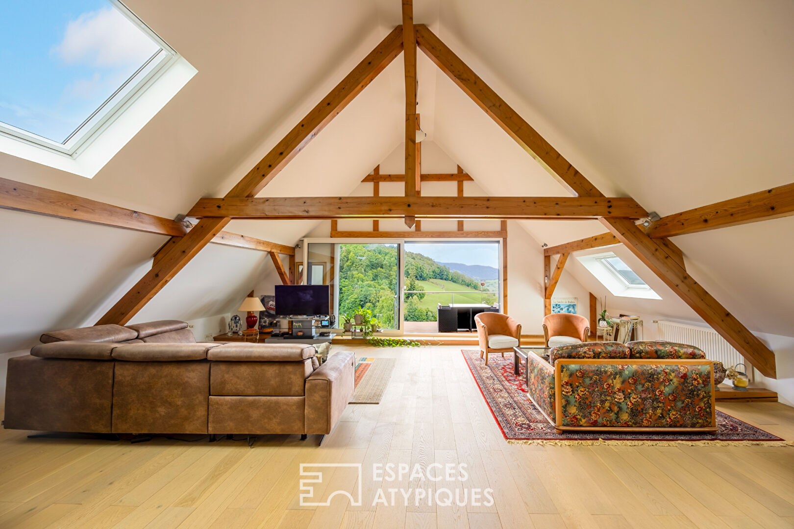 Ferme rénovée du XVIIIe siècle avec vue panoramique