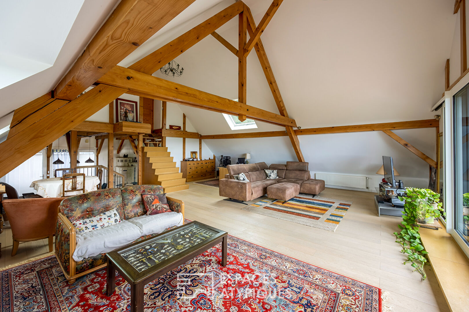 Ferme rénovée du XVIIIe siècle avec vue panoramique