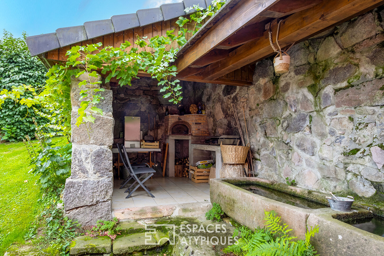 Ferme rénovée du XVIIIe siècle avec vue panoramique