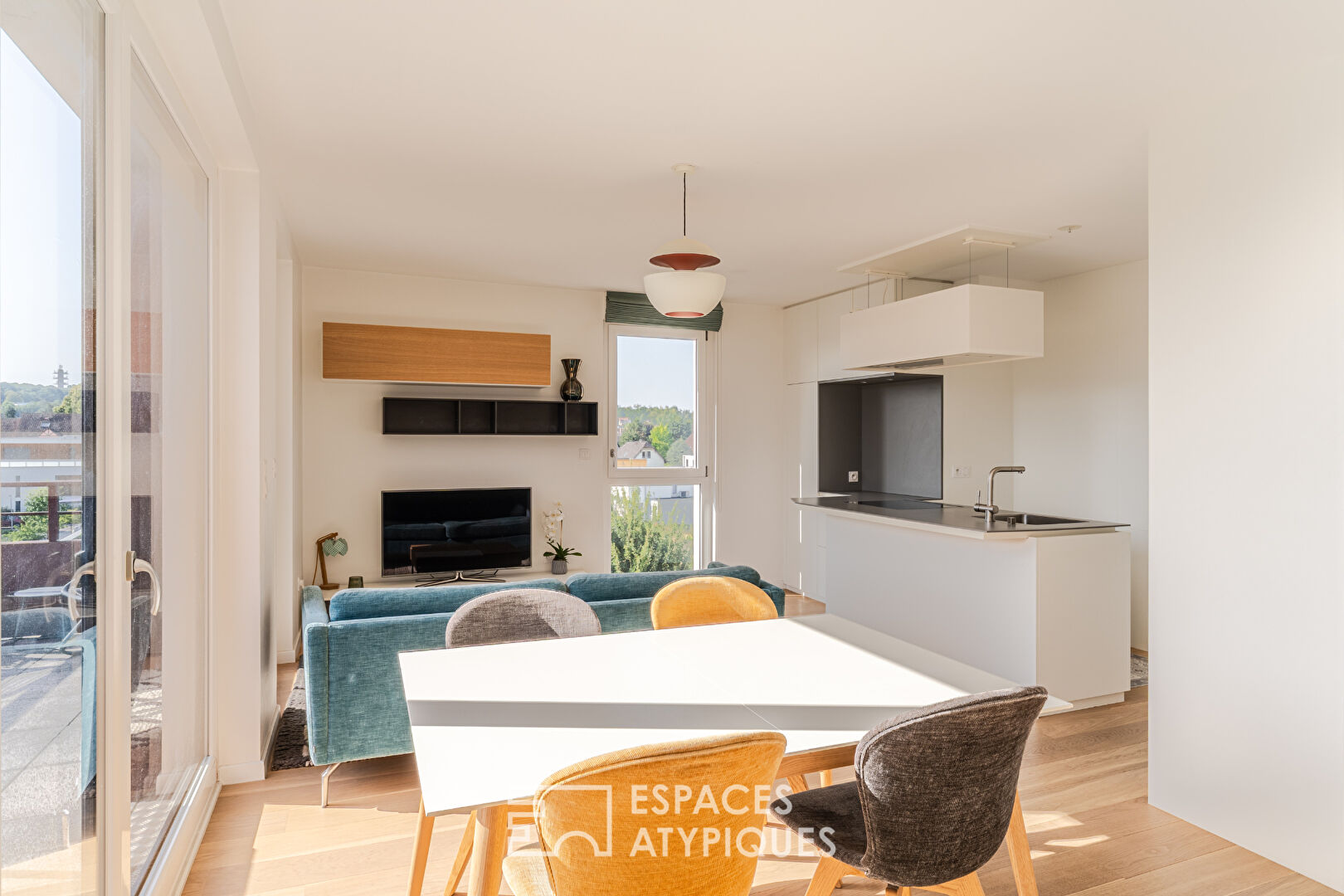 Attique contemporain avec terrasse aux portes de Strasbourg