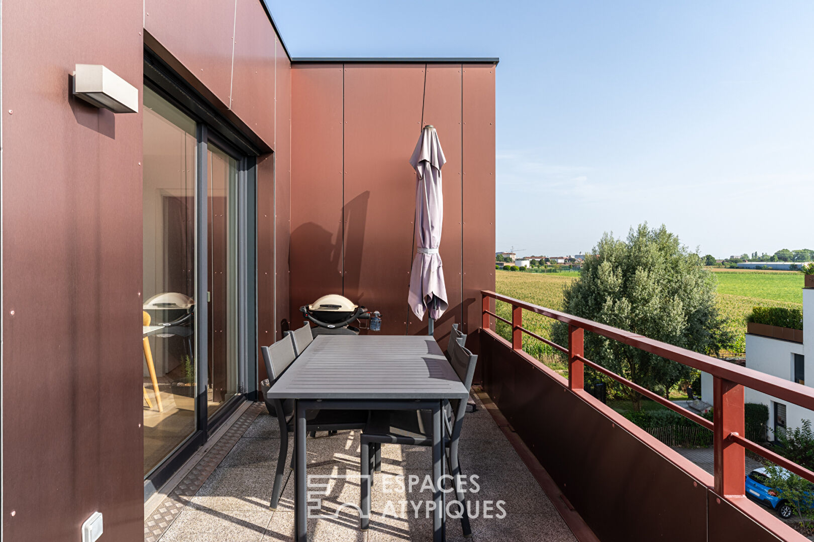 Attique contemporain avec terrasse aux portes de Strasbourg