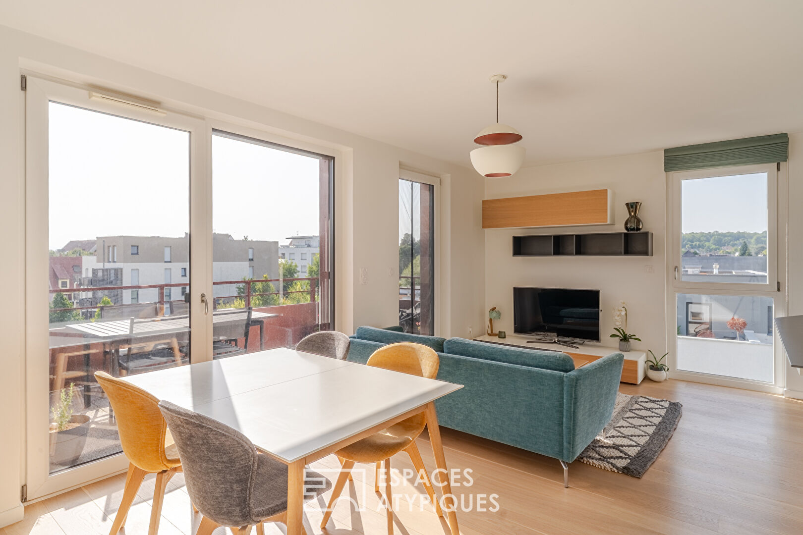 Attique contemporain avec terrasse aux portes de Strasbourg
